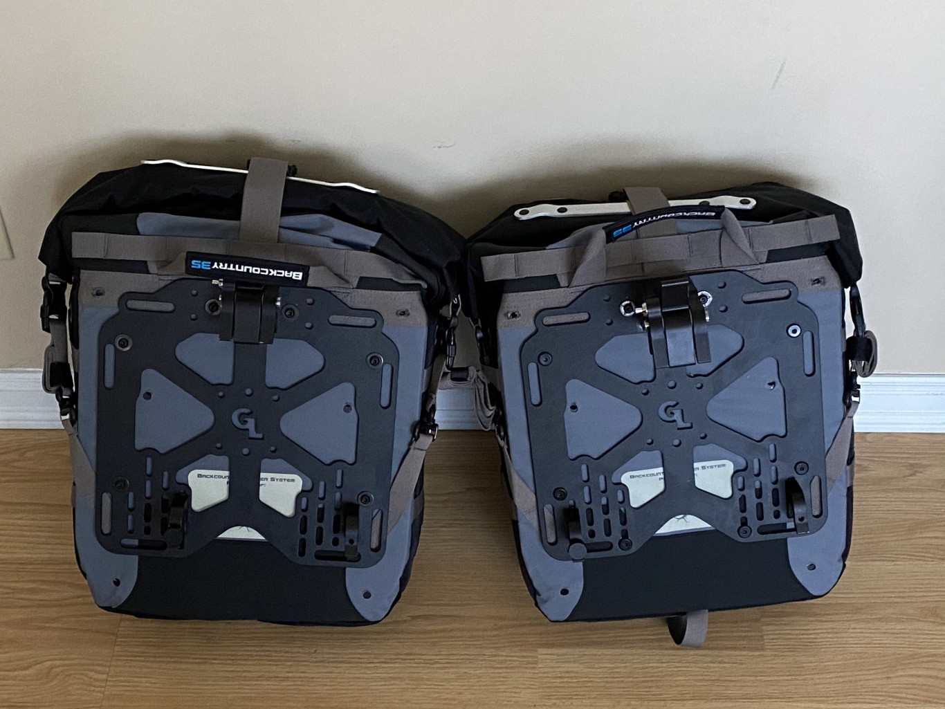 Mosko Moto panniers using GL adapter plates on GSA OEM racks ...